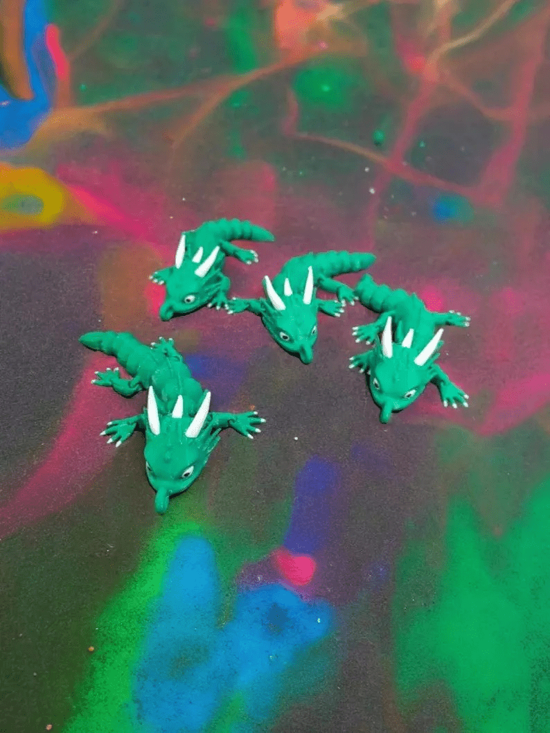 Articulated Spiky Dragon Keychain / Keyring - Innov8Print3D