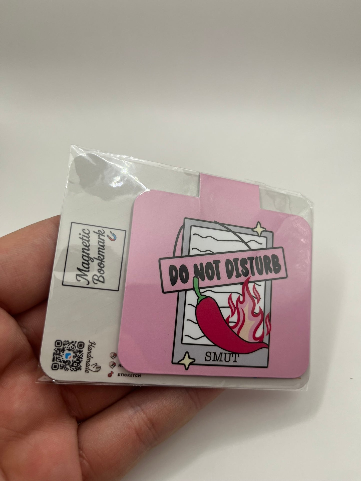 “Do Not Disturb – Smut” Magnetic Bookmark – Spicy Reader Edition